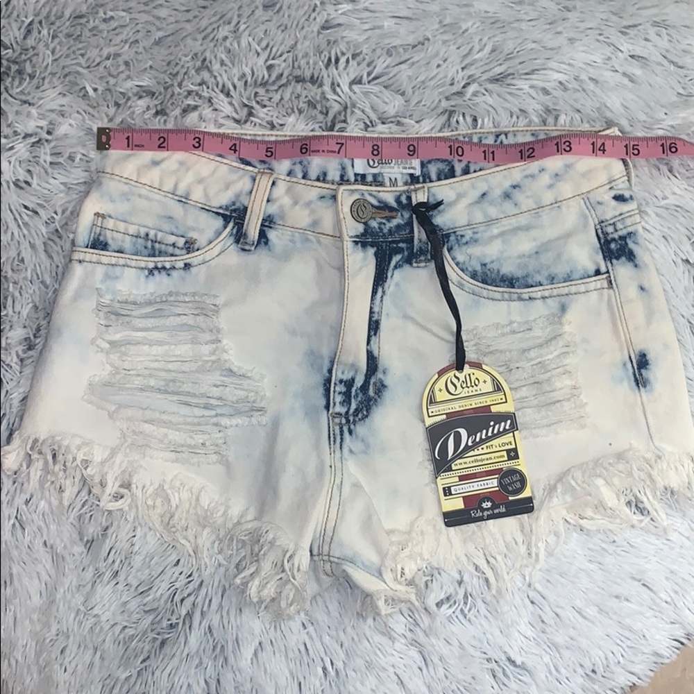 Shorts - Picture 3 of 3
